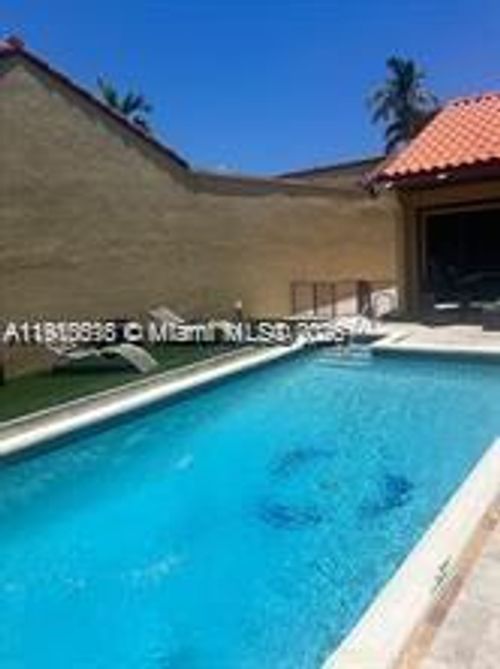 20305 Ne 10th Ct, Miami, FL, 33179-2535 | Card Image