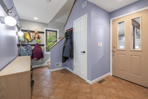 32 Melview Rdg, Norwich, VT, 05055-9420 | Card Image