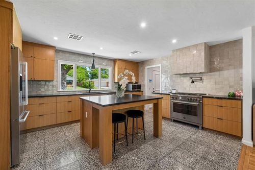 2420 Nw 55th Ter, Oklahoma City, OK, 73112-7764 | Card Image