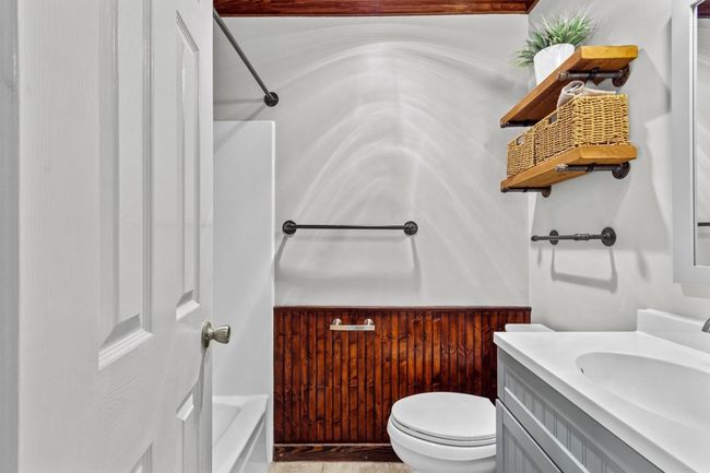 The en-suite bathroom gives you your own space to get ready in the morning without sharing with guests. | Image 19