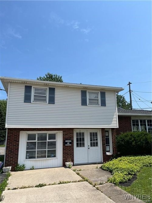 526 S Transit St, Lockport, NY, 14094-5933 | Card Image