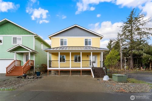 4 Drake Ln, Pacific Beach, WA, 98571 | Card Image