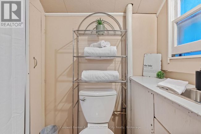 11 Melbourne St, House other with 2 bedrooms, 1 bathrooms and 2 parking in Goderich ON | Image 16