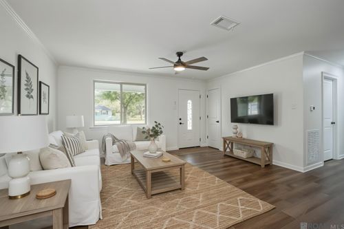 42051 Janile St, Gonzales, LA, 70737-7354 | Card Image