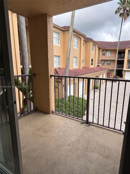 203-761 N Pine Island Rd, Plantation, FL, 33324-1392 | Card Image