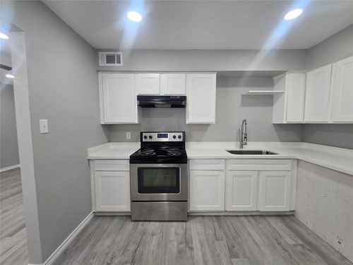 11-911 Avenue K, Galveston, TX, 77550-6256 | Card Image