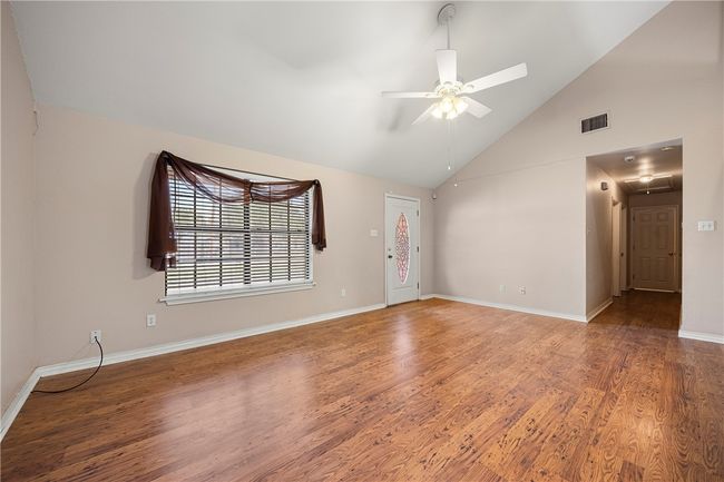703 W Josephine Ave, House other with 3 bedrooms, 2 bathrooms and null parking in Orange Grove TX | Image 11