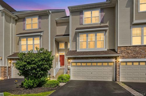 806 Hawthorn Way, New Windsor, NY, 12553-4794 | Card Image