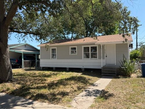 1701 Islla Dr, Corpus Christi, TX, 78416-1830 | Card Image