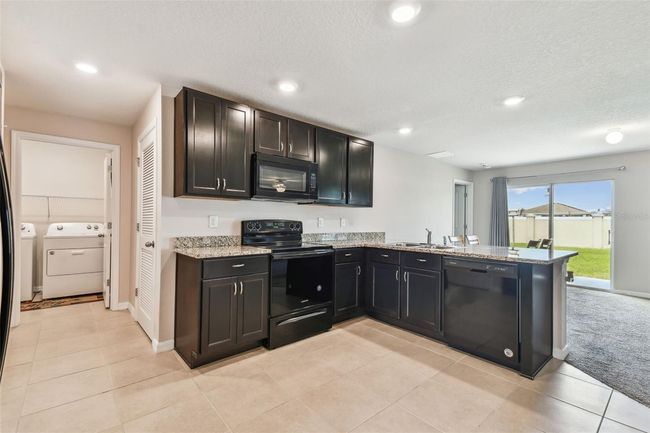 8034 Broad Pointe Dr, House other with 3 bedrooms, 2 bathrooms and null parking in ZEPHYRHILLS FL | Image 12