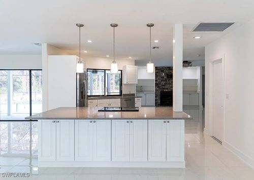 5588 Wendy Ln, NAPLES, FL, 34112-5450 | Card Image