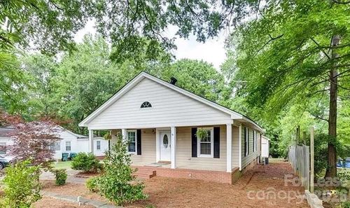 819 S South St, Gastonia, NC, 28052-7582 | Card Image