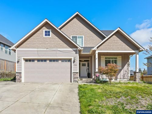924 Park St, Sweet Home, OR, 97386-2072 | Card Image