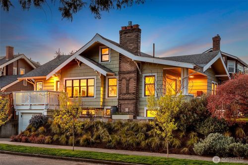 4203 Corliss Avenue N, Seattle, WA, 98103 | Card Image