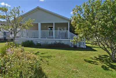 33 Blackbird Court, House other with 2 bedrooms, 2 bathrooms and 2 parking in Tiverton RI | Image 2