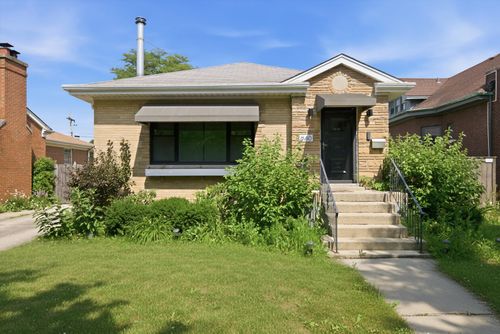 940 N Oak Park Ave, Oak Park, IL, 60302-1324 | Card Image