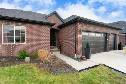 14664 Hannebauer Ct, Sterling Heights, MI, 48313-5642 | Card Image