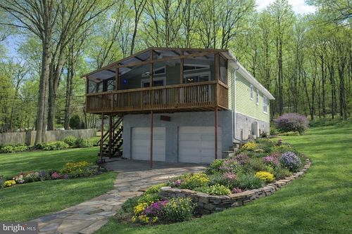 329 Longview Rd, BOYERTOWN, PA, 19512-8017 | Card Image