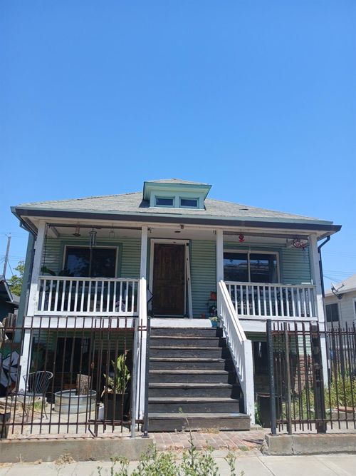 3225 Y St, Sacramento, CA, 95817-1930 | Card Image