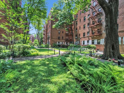 1a-118-60 Metropolitan Avenue, New York, NY, 11415 | Card Image