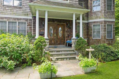 84 6th St, Garden City, NY, 11530-4411 | Card Image