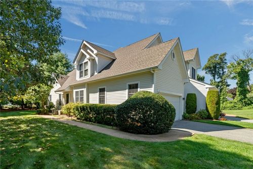 45-45 Deep Meadow Ln, East Greenwich, RI, 02818-2068 | Card Image