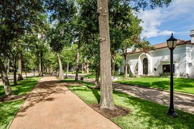 8618 Stable Crest Boulevard, House other with 5 bedrooms, 6 bathrooms and null parking in Houston TX | Image 1