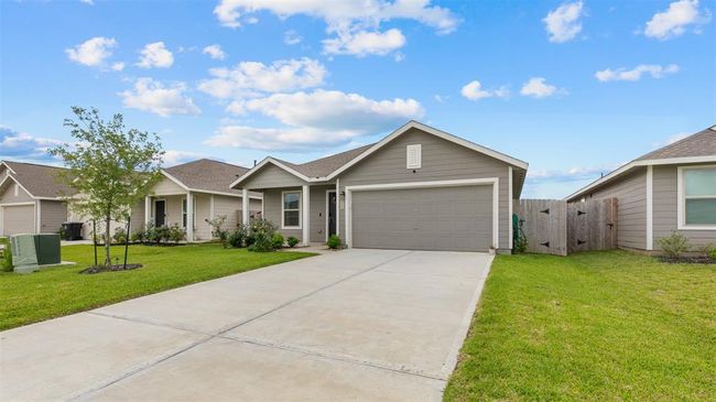 13912 Manatee St, House other with 3 bedrooms, 2 bathrooms and 2 parking in Splendora TX | Image 26