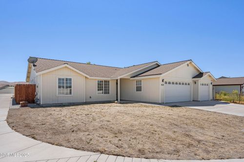 1525 Wrangler Ln, Fernley, NV, 89408-8327 | Card Image