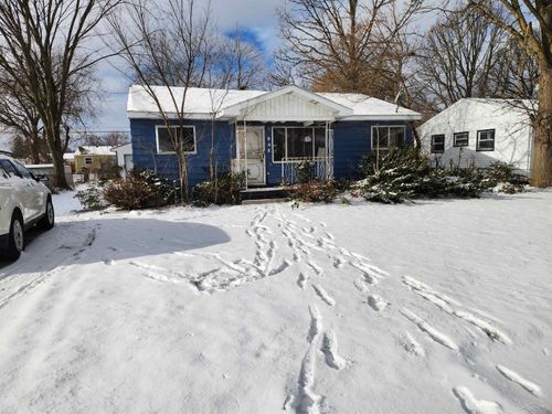 945 S 27th Street, Buena Vista Charter Township, MI, 48601 | Card Image