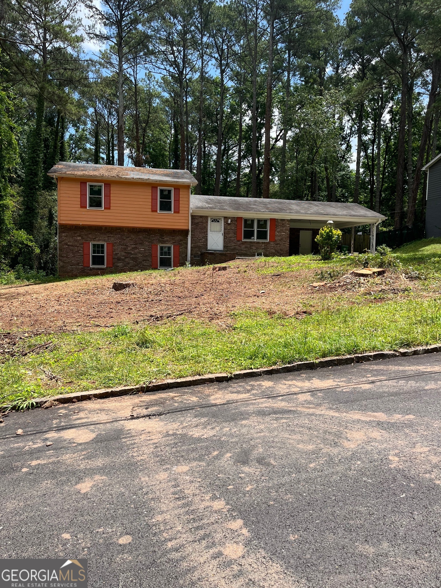 Derbyshire Dr, Stone Mountain, GA 30088