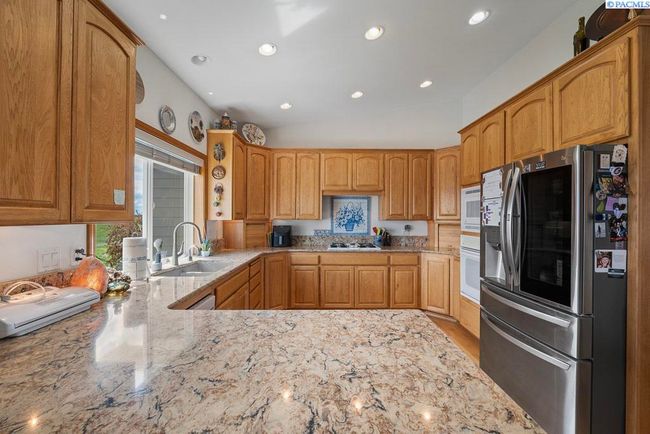 1545 Capri Ct, Condo with 4 bedrooms, 3 bathrooms and null parking in Pullman WA | Image 11