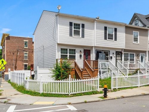 81 Wayland St, Boston, MA, 02125-2816 | Card Image