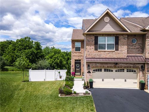 4275 Beech Dr, Nazareth, PA, 18064-8608 | Card Image