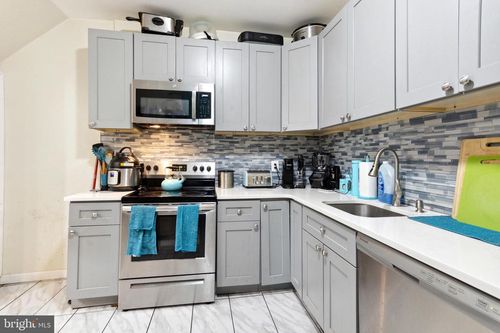 7275 Saybrook Ave, PHILADELPHIA, PA, 19142-1053 | Card Image