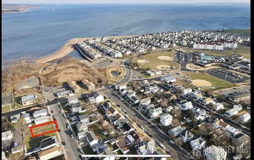 110 Henry St, South Amboy, NJ, 08879-1716 | Card Image