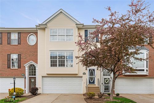 10522 Forest Hill Dr, Wexford, PA, 15090-7389 | Card Image