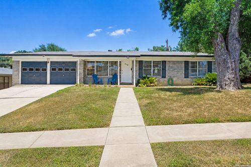 319 Redcliff Dr, San Antonio, TX, 78216-6419 | Card Image