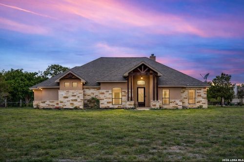 112 S Abrego Xing, Floresville, TX, 78114-6694 | Card Image