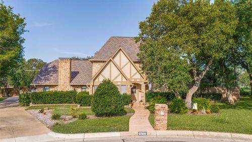 2309 Meandering Way, Arlington, TX, 76011-2619 | Card Image