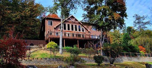 12108 Laurbrow Rd, Soddy Daisy, TN, 37379-7404 | Card Image