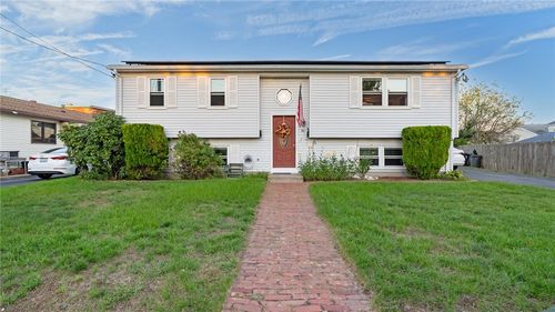 60 Field St, Pawtucket, RI, 02860-5517 | Card Image