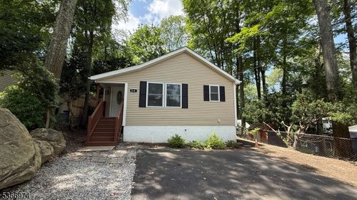 58 Tufts Trl, Hopatcong, NJ, 07843-1131 | Card Image