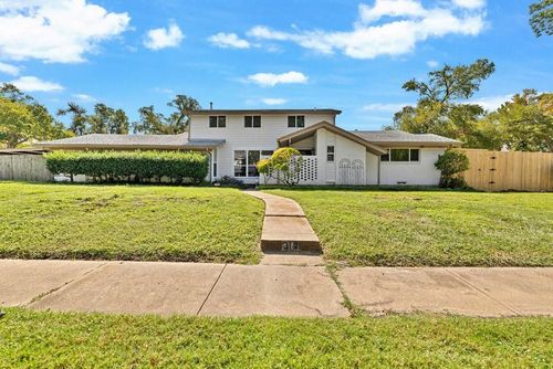 312 W Rio Grande St, Garland, TX, 75041-4532 | Card Image