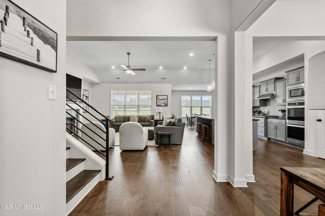 Entry/Living/Kitchen | Image 5