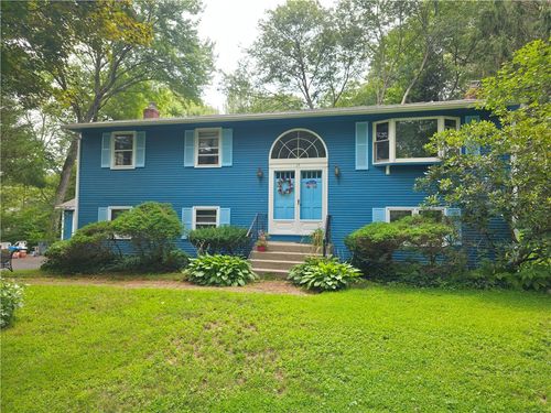19 Betsy Williams Cir, Johnston, RI, 02919-1004 | Card Image