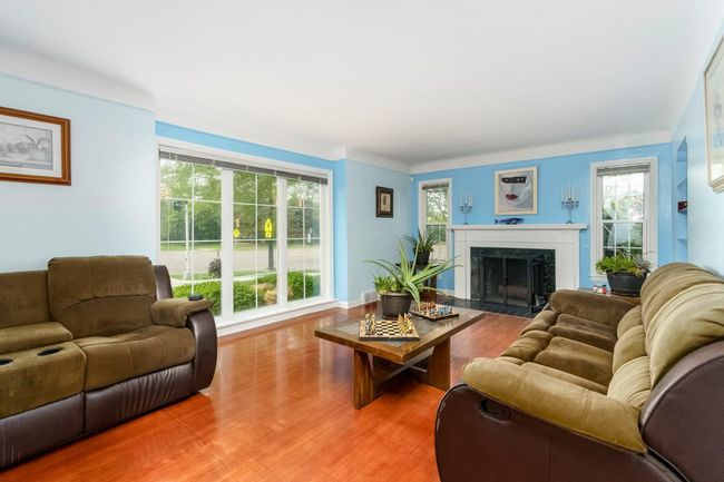 15501 E Jefferson Ave, House other with 3 bedrooms, 3 bathrooms and null parking in Grosse Pointe Park MI | Image 4