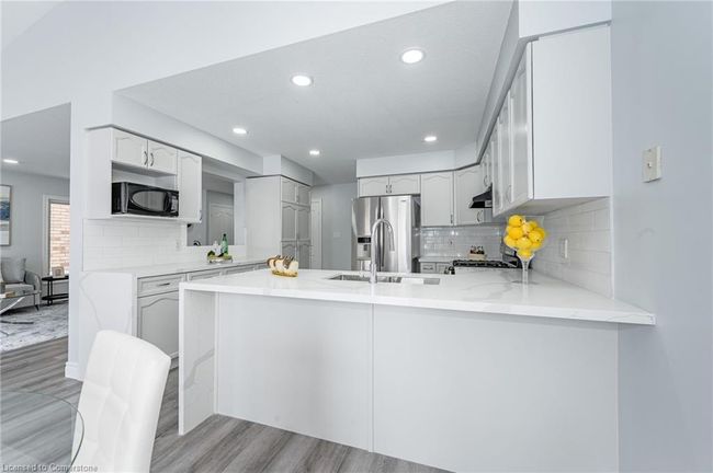 830 Brandenburg Blvd, House other with 4 bedrooms, 4 bathrooms and 4 parking in Waterloo ON | Image 16