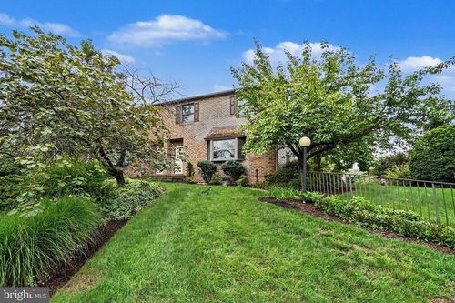 3833 N Sarayo Cir, HARRISBURG, PA, 17110-3644 | Card Image