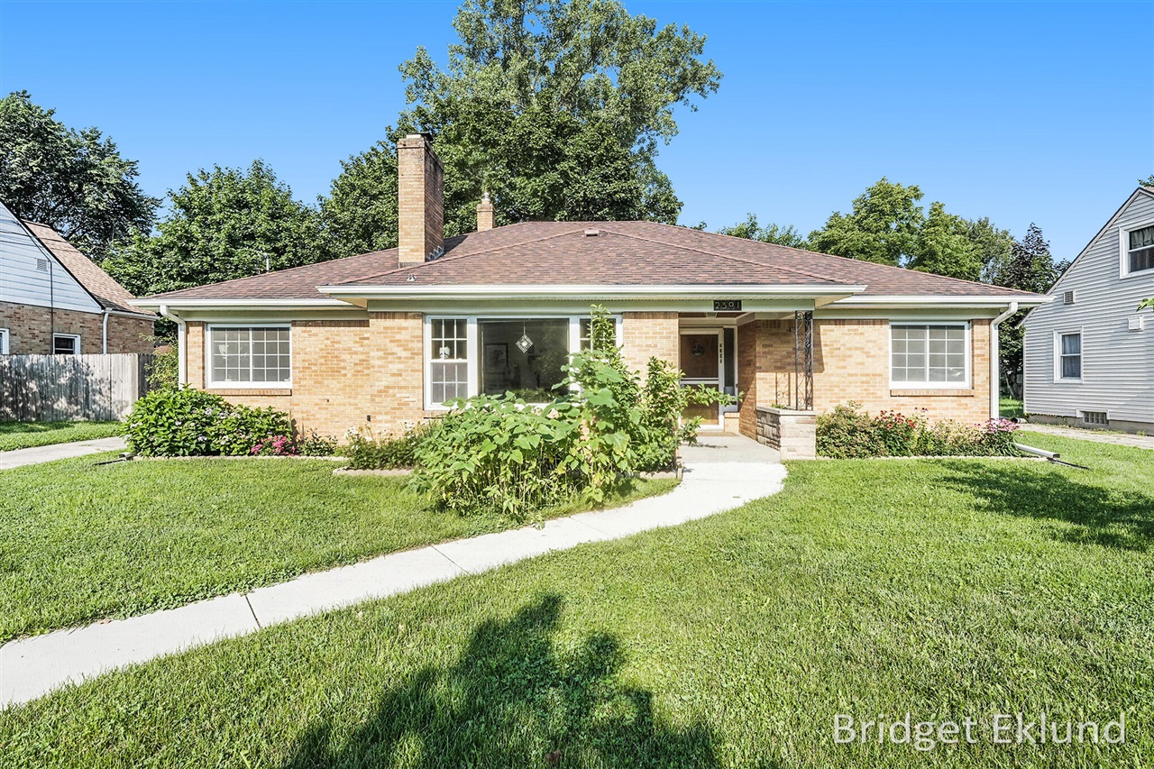 College Ave, Grand Rapids, MI 49507